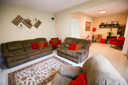 Casa para alugar com 230m², 3 quartos e 2 vagas Casa para alugar com 230m², 3 quartos e 2 vagasSala