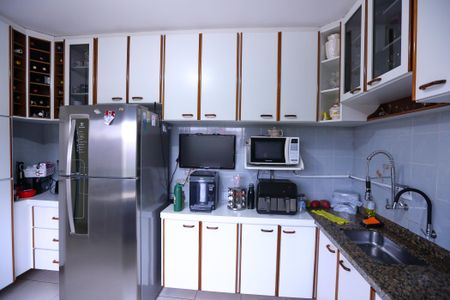 Casa para alugar com 230m², 3 quartos e 2 vagas Casa para alugar com 230m², 3 quartos e 2 vagasCozinha