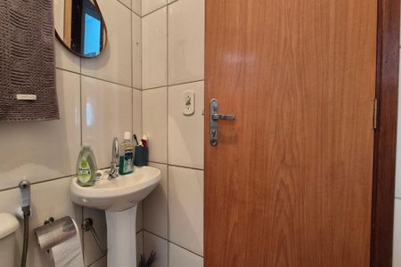 Casa à venda com 110m², 3 quartos e 1 vaga Casa à venda com 110m², 3 quartos e 1 vagaBanheiro