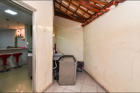 Casa para alugar com 120m², 2 quartos e 1 vagaÁrea de Serviço