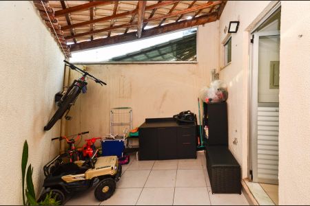 Casa para alugar com 120m², 2 quartos e 1 vagaÁrea de Serviço