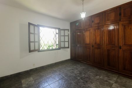 Casa para alugar com 240m², 3 quartos e 3 vagas Casa para alugar com 240m², 3 quartos e 3 vagasQuarto 2