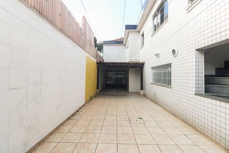Casa para alugar com 240m², 3 quartos e 3 vagas Casa para alugar com 240m², 3 quartos e 3 vagasQuintal