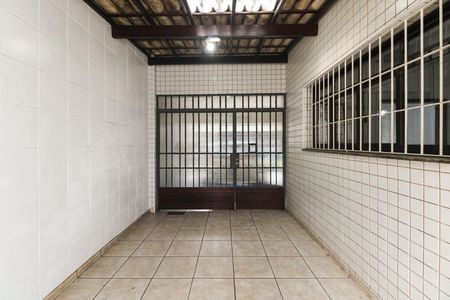 Casa para alugar com 240m², 3 quartos e 3 vagas Casa para alugar com 240m², 3 quartos e 3 vagasQuintal