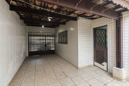 Casa para alugar com 240m², 3 quartos e 3 vagas Casa para alugar com 240m², 3 quartos e 3 vagasQuintal
