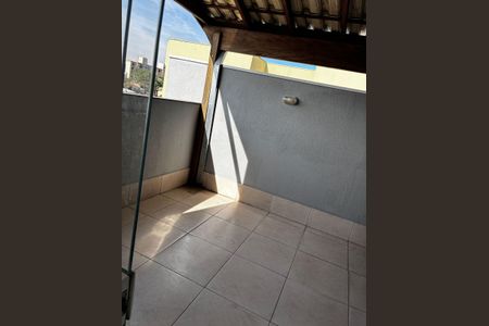 Apartamento à venda com 122m², 2 quartos e 2 vagas Apartamento à venda com 122m², 2 quartos e 2 vagasVaranda