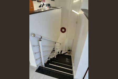 Escada de apartamento à venda com 2 quartos, 122m² em Baeta Neves, São Bernardo do Campo