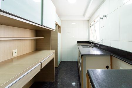 Apartamento para alugar com 148m², 3 quartos e 2 vagas Apartamento para alugar com 148m², 3 quartos e 2 vagasCozinha