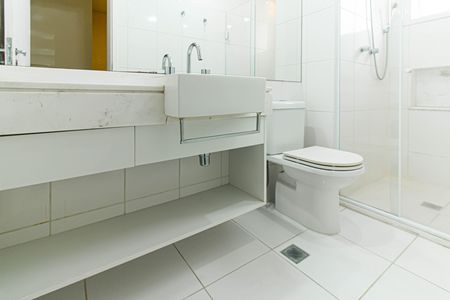 Apartamento para alugar com 148m², 3 quartos e 2 vagas Apartamento para alugar com 148m², 3 quartos e 2 vagasBanheiro da Suíte 1