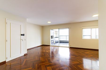 Apartamento para alugar com 148m², 3 quartos e 2 vagas Apartamento para alugar com 148m², 3 quartos e 2 vagasSala