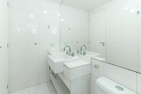 Apartamento para alugar com 148m², 3 quartos e 2 vagas Apartamento para alugar com 148m², 3 quartos e 2 vagasBanheiro da Suíte 1