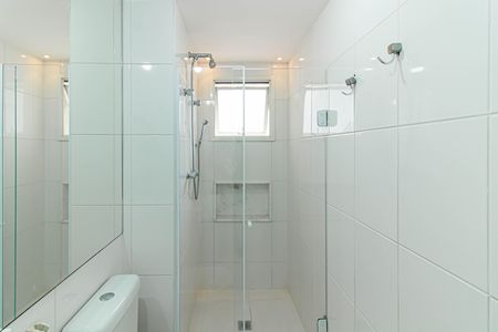 Apartamento para alugar com 148m², 3 quartos e 2 vagas Apartamento para alugar com 148m², 3 quartos e 2 vagasBanheiro da Suíte 1