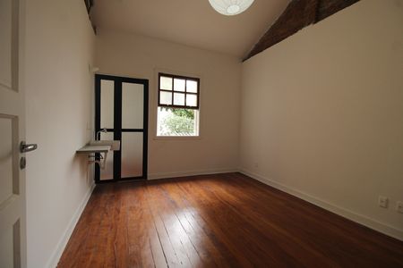 Casa para alugar com 68m², 2 quartos e sem vagaSuíte
