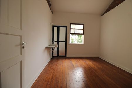 Casa para alugar com 68m², 2 quartos e sem vagaSuíte