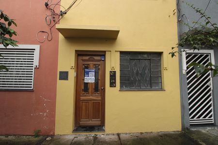 Casa para alugar com 68m², 2 quartos e sem vagaFachada