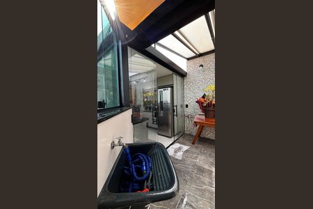 Apartamento à venda com 76m², 2 quartos e 1 vaga Apartamento à venda com 76m², 2 quartos e 1 vagaCobertura - Area de Serviço