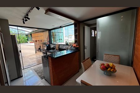 Apartamento à venda com 76m², 2 quartos e 1 vaga Apartamento à venda com 76m², 2 quartos e 1 vagaCobertura