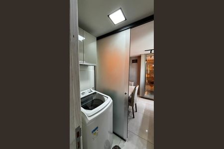 Apartamento à venda com 76m², 2 quartos e 1 vaga Apartamento à venda com 76m², 2 quartos e 1 vagaCobertura - Banheiro