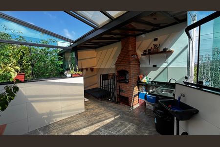 Apartamento à venda com 76m², 2 quartos e 1 vaga Apartamento à venda com 76m², 2 quartos e 1 vagaCobertura - Area de Serviço