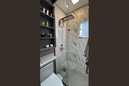 Apartamento à venda com 76m², 2 quartos e 1 vaga Apartamento à venda com 76m², 2 quartos e 1 vagaBanheiro