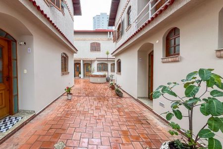 Casa de condomínio para alugar com 232m², 3 quartos e 3 vagas Casa de condomínio para alugar com 232m², 3 quartos e 3 vagasÁrea comum