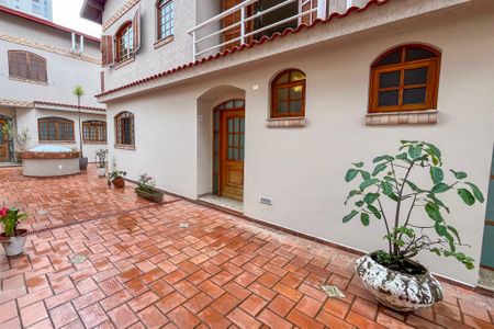 Casa de condomínio para alugar com 232m², 3 quartos e 3 vagas Casa de condomínio para alugar com 232m², 3 quartos e 3 vagasEntrada