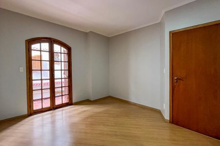 Casa de condomínio para alugar com 232m², 3 quartos e 3 vagas Casa de condomínio para alugar com 232m², 3 quartos e 3 vagasSuite