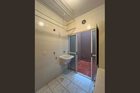 Casa de condomínio para alugar com 232m², 3 quartos e 3 vagas Casa de condomínio para alugar com 232m², 3 quartos e 3 vagasÁrea de Serviço