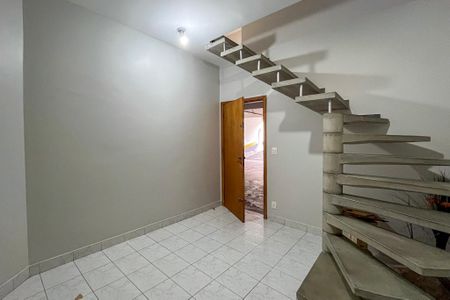 Casa de condomínio para alugar com 232m², 3 quartos e 3 vagas Casa de condomínio para alugar com 232m², 3 quartos e 3 vagasEntrada da Garagem