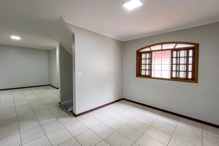 Casa de condomínio para alugar com 232m², 3 quartos e 3 vagas Casa de condomínio para alugar com 232m², 3 quartos e 3 vagasSala de Jantar