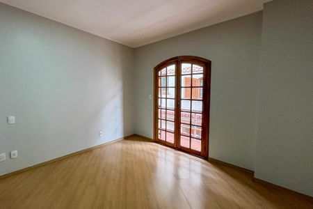 Casa de condomínio para alugar com 232m², 3 quartos e 3 vagas Casa de condomínio para alugar com 232m², 3 quartos e 3 vagasSuite