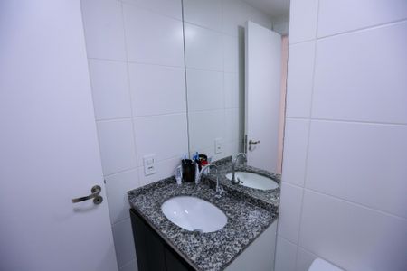 Apartamento para alugar com 46m², 2 quartos e 1 vaga Apartamento para alugar com 46m², 2 quartos e 1 vagaBanheiro