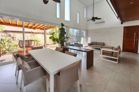 Casa de condomínio para alugar com 300m², 3 quartos e 4 vagas Casa de condomínio para alugar com 300m², 3 quartos e 4 vagasSala