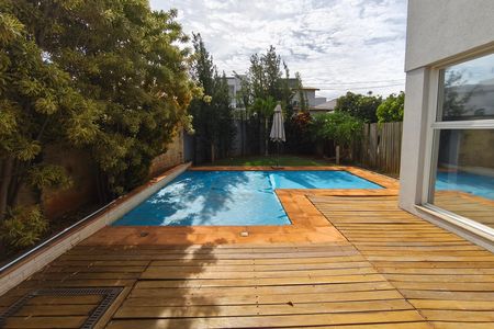 Casa de condomínio para alugar com 300m², 3 quartos e 4 vagas Casa de condomínio para alugar com 300m², 3 quartos e 4 vagasQuintal - Piscina