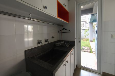 Casa de condomínio para alugar com 300m², 3 quartos e 4 vagas Casa de condomínio para alugar com 300m², 3 quartos e 4 vagasÁrea de Serviço