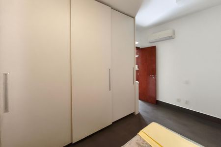Casa de condomínio para alugar com 300m², 3 quartos e 4 vagas Casa de condomínio para alugar com 300m², 3 quartos e 4 vagasQuarto 3