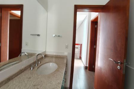 Casa de condomínio para alugar com 300m², 3 quartos e 4 vagas Casa de condomínio para alugar com 300m², 3 quartos e 4 vagasBanheiro Social