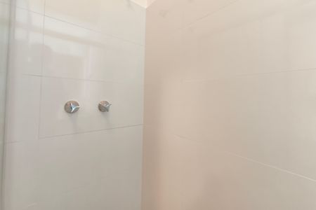 Casa de condomínio para alugar com 300m², 3 quartos e 4 vagas Casa de condomínio para alugar com 300m², 3 quartos e 4 vagasBanheiro Suíte 2