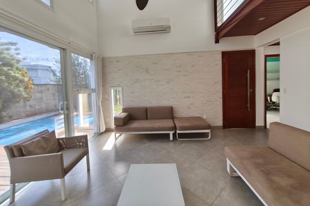 Casa de condomínio para alugar com 300m², 3 quartos e 4 vagas Casa de condomínio para alugar com 300m², 3 quartos e 4 vagasSala
