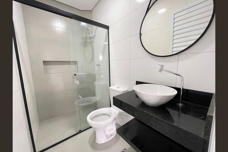 Banheiro de kitnet/studio para alugar com 1 quarto, 20m² em Vila Lageado, São Paulo