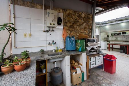 Casa à venda com 226m², 3 quartos e 8 vagas