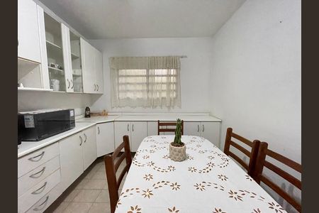 Casa à venda com 917m², 3 quartos e 6 vagas Casa à venda com 917m², 3 quartos e 6 vagasSala de Jantar