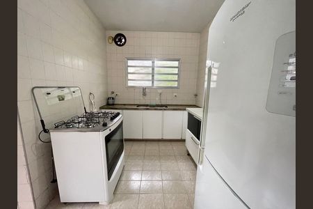 Casa à venda com 917m², 3 quartos e 6 vagas Casa à venda com 917m², 3 quartos e 6 vagasCozinha