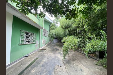 Casa à venda com 917m², 3 quartos e 6 vagas Casa à venda com 917m², 3 quartos e 6 vagasQuintal