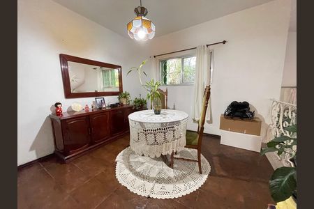 Casa à venda com 917m², 3 quartos e 6 vagas Casa à venda com 917m², 3 quartos e 6 vagasSala de Estar