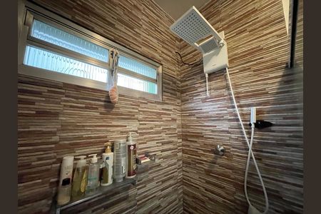 Casa à venda com 917m², 3 quartos e 6 vagas Casa à venda com 917m², 3 quartos e 6 vagasBanheiro 1