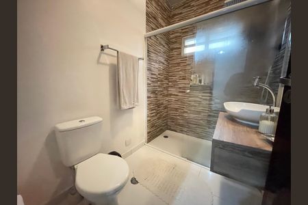 Casa à venda com 917m², 3 quartos e 6 vagas Casa à venda com 917m², 3 quartos e 6 vagasBanheiro 1