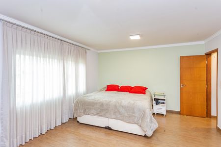 Casa para alugar com 320m², 3 quartos e 3 vagas Casa para alugar com 320m², 3 quartos e 3 vagasSuíte 1