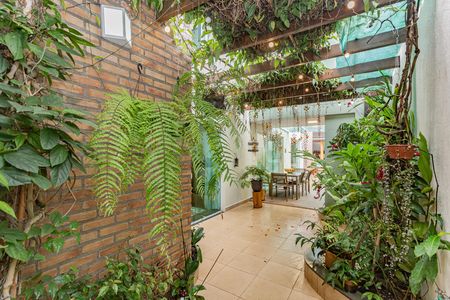 Casa para alugar com 320m², 3 quartos e 3 vagas Casa para alugar com 320m², 3 quartos e 3 vagasJardim
