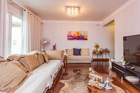 Casa para alugar com 320m², 3 quartos e 3 vagas Casa para alugar com 320m², 3 quartos e 3 vagasSala
